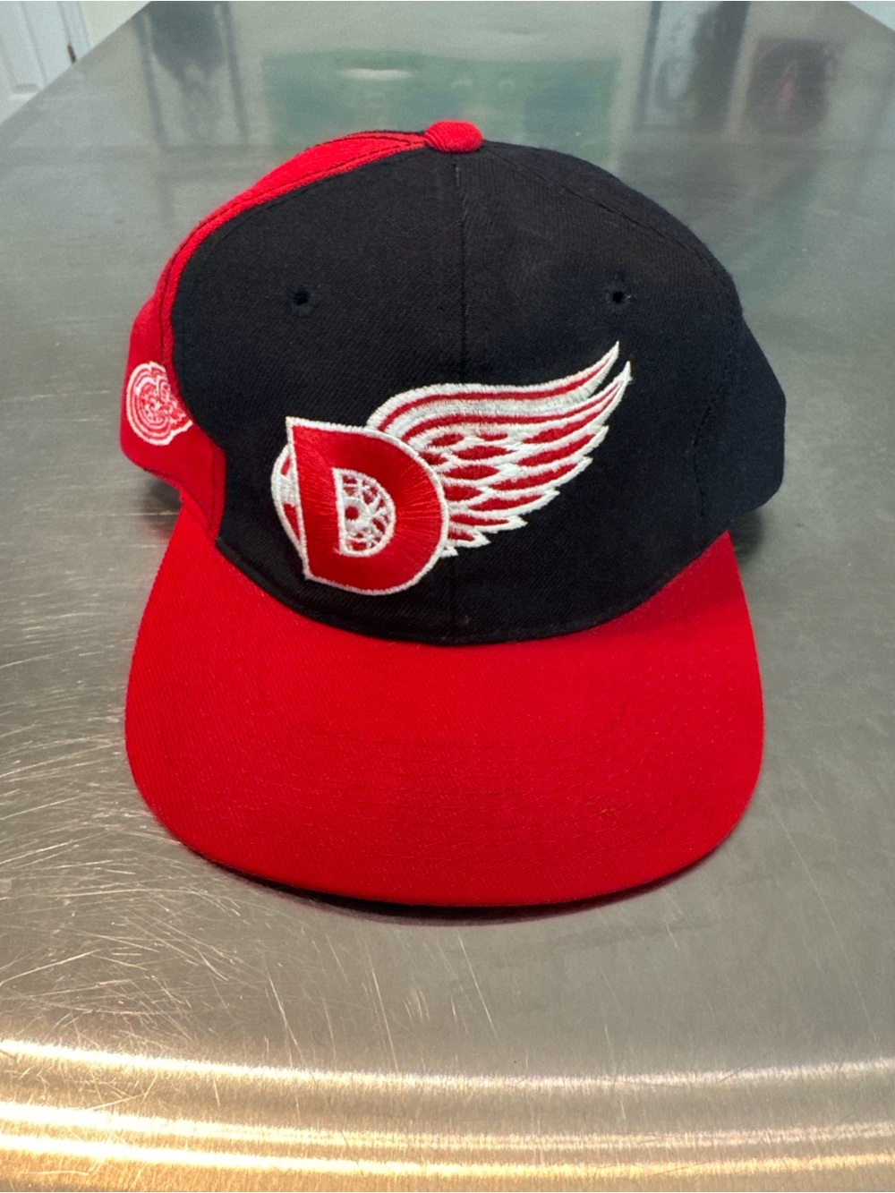 Vintage Detroit Red Wings Sports Specialties NHL Snapback Cap